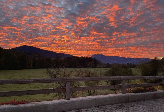 sonnenuntergang_Herbstbauernhof_2023_3.jpg 